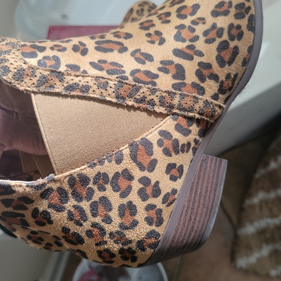 Animal print bootie!! - Picture 4 of 5